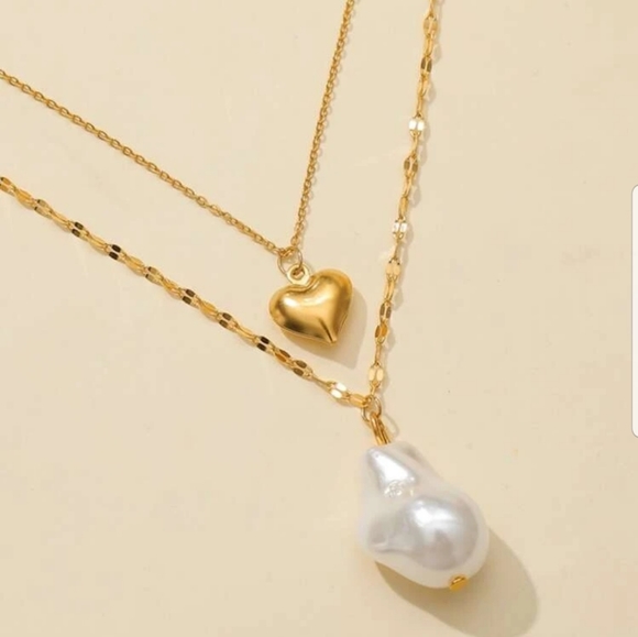 *Hollis* Heart Charm and Pearl necklace - Picture 2 of 3